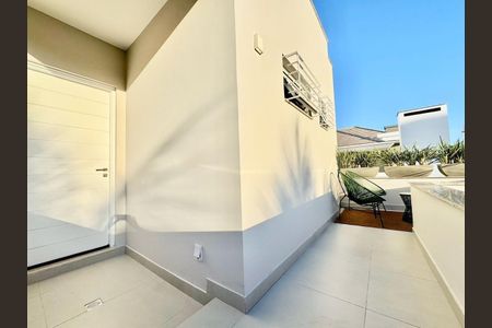 22_photo/9527445d6f.62e8321271ffcb76-ATLAS-5b7e6d6f-bb1d-4ae0-a1a3-44a367bd3853.jpg de casa para alugar com 3 quartos, 330m² em Jurerê, Florianópolis