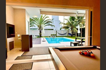55_photo/9527445d6f.62e8321271ffcb76-ATLAS-60e7ce57-1e23-43d6-8f8d-dbde7d2b95fd.jpg de casa para alugar com 2 quartos, 266m² em Jurerê, Florianópolis
