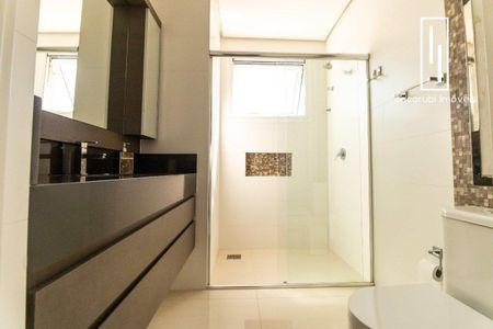 3_photo/9527445d77.751bca41ac608a7d-ATLAS-1cfd8e94-c43e-40b6-b86e-be9173d3b299.jpg de casa à venda com 4 quartos, 429m² em Jurerê Internacional, Florianópolis