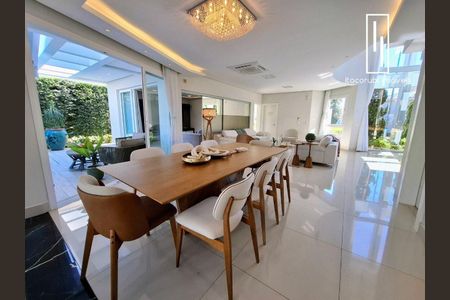 4_photo/9527445d77.751bca41ac608a7d-ATLAS-a551af3a-fb0f-4e82-a3c2-53c26ee70cd6.jpg de casa à venda com 4 quartos, 429m² em Jurerê Internacional, Florianópolis