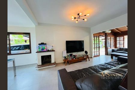 2_photo/9527445dc5.8cbbc6e43ead3576-ATLAS-24cfe3f6-7399-42d5-be73-a69cb0f5b732.jpg de casa à venda com 3 quartos, 200m² em Jurerê, Florianópolis