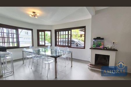 6_photo/9527445dc5.8cbbc6e43ead3576-ATLAS-31efcded-8b79-4b48-ade8-0651b66a4e97.jpg de casa à venda com 4 quartos, 220m² em Jurerê, Florianópolis