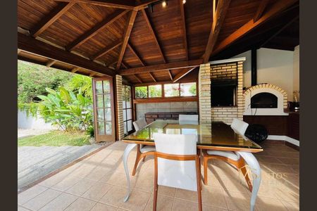 17_photo/9527445dc5.8cbbc6e43ead3576-ATLAS-6ac7dfc8-74dd-40b1-afb7-6d48c8ccd0ef.jpg de casa à venda com 3 quartos, 200m² em Jurerê, Florianópolis