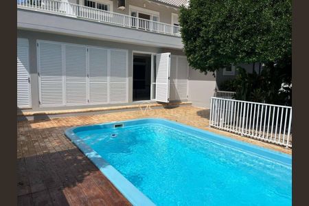 4_photo/9527445dd9.c3f00cfadba54684-ATLAS-79de8981-d85b-496a-8b09-10fa2b17c048.jpg de casa à venda com 4 quartos, 297m² em Jurerê, Florianópolis