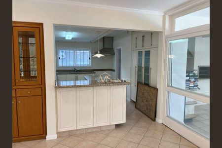 9_photo/9527445dd9.c3f00cfadba54684-ATLAS-d54f4cbf-b4bb-4cd3-bee5-e5051cf1e4b8.jpg de casa à venda com 4 quartos, 297m² em Jurerê, Florianópolis