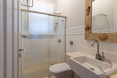 20_photo/9527445e2f.685e6d529ceef79c-ATLAS-33ebb5fa-a9e9-4aa7-8279-dbb00b05bd78.jpg de casa à venda com 5 quartos, 370m² em Jurerê Internacional, Florianópolis