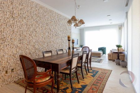 10_photo/9527445e2f.685e6d529ceef79c-ATLAS-40f655f3-5f2a-4a5e-8b4e-710985c2bdee.jpg de casa à venda com 5 quartos, 370m² em Jurerê Internacional, Florianópolis