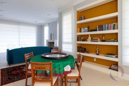 18_photo/9527445e2f.685e6d529ceef79c-ATLAS-9bcdb60f-64bf-4844-b7af-7af835f30a6d.jpg de casa à venda com 5 quartos, 370m² em Jurerê Internacional, Florianópolis