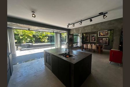 5_photo/9527445e45.c3f00cfadba54684-ATLAS-8d8dfa49-3de6-4fde-87fd-4839ce4a73b1.jpg de casa à venda com 4 quartos, 316m² em Jurerê Internacional, Florianópolis