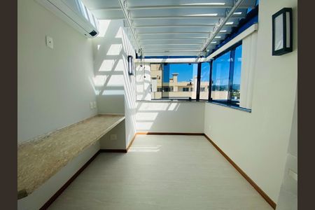 2_photo/9527445e87.61bfc18f4f00076e-ATLAS-0b075678-2c8a-4df3-85be-28ad85d8883f.jpg de apartamento à venda com 3 quartos, 139m² em Jurerê, Florianópolis