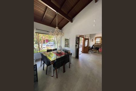 11_photo/9527445e99.9b0e853e47463488-ATLAS-e260ef96-01bc-4acf-8b7e-02caa8c19d06.jpg de casa à venda com 3 quartos, 280m² em Jurerê, Florianópolis