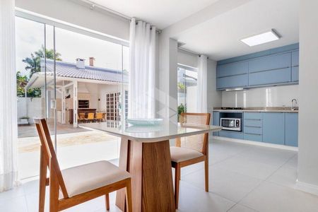 9_photo/9527445f21.61df383ebc62b81a-ATLAS-c7be21f4-a69d-4189-9f1a-4482f4cc8e9b.jpg de casa para alugar com 5 quartos, 300m² em Jurerê Internacional, Florianópolis