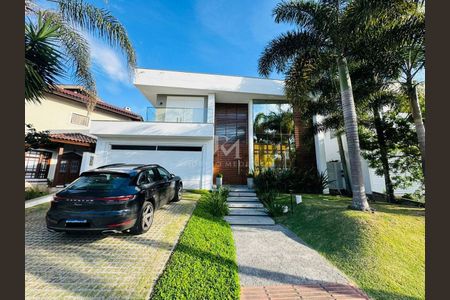 2_photo/9527445f39.634b90aac120c2e2-ATLAS-79f85807-db17-4341-9dea-5fe7bffe426c.jpg de casa à venda com 5 quartos, 380m² em Jurerê Internacional, Florianópolis
