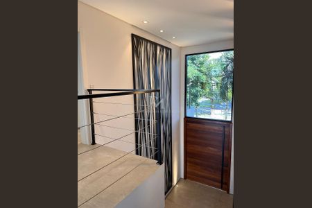 6_photo/9527445f4d.4c81b0e43f9549c0-ATLAS-1e7a9fe0-e6dd-45f3-96fa-78f958efb704.jpg de casa à venda com 4 quartos, 350m² em Jurerê Internacional, Florianópolis