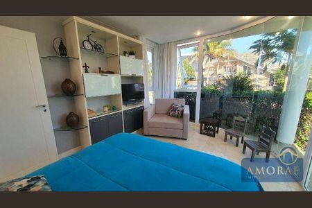 4_photo/9527445f4f.007d8801227075bf-ATLAS-64f5d164-a2e2-4585-9dee-e550c6ed0dd2.jpg de casa à venda com 6 quartos, 483m² em Jurerê Internacional, Florianópolis