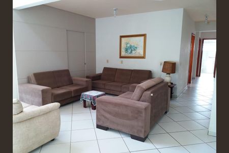 4_photo/9527445f7d.293c3d9b97b12f43-ATLAS-02e3aaa8-4f3d-4c33-aff4-a8a56deddb4f.jpg de casa à venda com 7 quartos, 450m² em Jurerê Internacional, Florianópolis