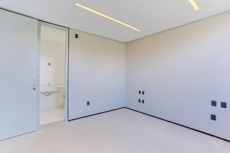 7_photo/9527445fd1.c27bb358fc36071b-ATLAS-e22d05d9-f5df-4df1-9c48-e6709c99f67f.jpg de casa à venda com 7 quartos, 775m² em Jurerê Internacional, Florianópolis