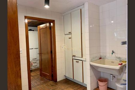 9_photo/9527445fe5.c27bb358fc36071b-ATLAS-455c42e7-eb34-45a6-9b65-a5b881106cc2.jpg de casa à venda com 5 quartos, 750m² em Jurerê Internacional, Florianópolis