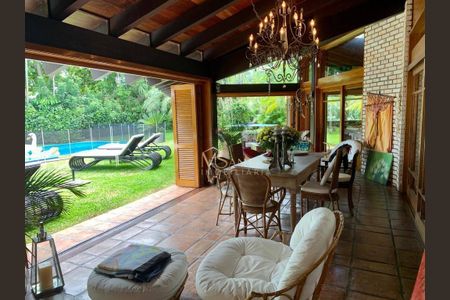 37_photo/9527445fe5.c27bb358fc36071b-ATLAS-a7afc8df-40c9-4d67-977d-d7737e9e7914.jpg de casa à venda com 5 quartos, 750m² em Jurerê Internacional, Florianópolis