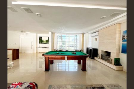 8_photo/9527446053.d70e7eae2b930113-ATLAS-3240d8dd-72ea-44ea-80cb-72946c2d3bb6.jpg de casa à venda com 5 quartos, 551m² em Jurerê Internacional, Florianópolis