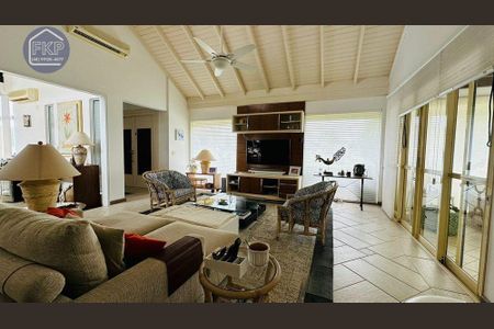 24_photo/9527446095.614b6dbc1122d364-ATLAS-e2f6060b-8867-486c-a7a7-5d3c7d67ca65.jpg de casa à venda com 4 quartos, 400m² em Jurerê, Florianópolis