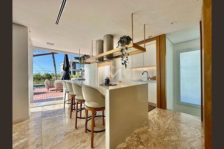 9_photo/95274460ff.c3f00cfadba54684-ATLAS-68bc4e2a-4d44-46b7-91fa-6a01eb69fb2c.jpg de casa à venda com 10 quartos, 750m² em Jurerê Internacional, Florianópolis