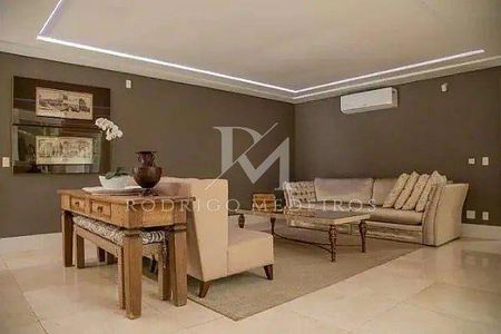 6_photo/9527446133.ceff8192393c33de-ATLAS-2bb0b62c-1b5a-48a2-b14d-597eb2d4d3fd.jpg de casa à venda com 7 quartos, 620m² em Jurerê, Florianópolis