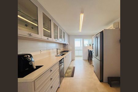 14_photo/9527446151.d70948cd37f6cfc6-ATLAS-27f9f5a7-b8a9-4c65-a03b-3c4ebbfb8f3a.jpg de apartamento à venda com 3 quartos, 195m² em Jurerê Internacional, Florianópolis