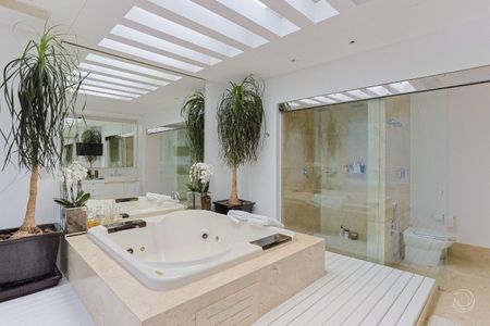 12_photo/952744616d.a5aae0993012fdde-ATLAS-ef4543fd-6d62-4cae-9da1-b965e6adec8f.jpg de casa à venda com 7 quartos, 1086m² em Jurerê Internacional, Florianópolis