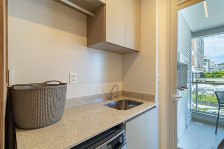 6_photo/9527446417.cefdcfbf076e0ec7-ATLAS-b4da036d-0f38-4a32-a1ca-bb56e1645bbb.jpg de apartamento à venda com 3 quartos, 103m² em Jurerê, Florianópolis