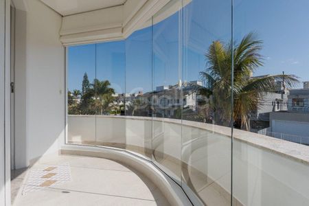 14_photo/95274465e5.e55d5649294f0132-ATLAS-ebe03c3c-9fc0-4cde-9079-66aaf0a2b086.jpg de casa à venda com 4 quartos, 532m² em Jurerê, Florianópolis