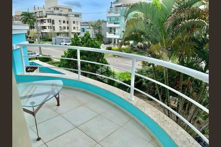 5_photo/9527446613.7d3c41bc496dffaa-ATLAS-2dbf2f48-b8ff-4722-a3a8-7c4c7b9d0bc8.jpg de casa à venda com 3 quartos, 269m² em Jurerê, Florianópolis