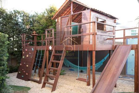 2_photo/9527446627.9fde2b1beaf38236-ATLAS-62f0b9f0-e7e2-48de-b7a2-619cfa2d2656.jpg de casa para alugar com 5 quartos, 430m² em Jurerê Internacional, Florianópolis