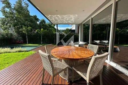 19_photo/952744664d.1c5845dead7872b3-ATLAS-7cedd4d6-54e5-4a33-bced-ad75842e90c9.jpg de casa à venda com 4 quartos, 389m² em Jurerê Internacional, Florianópolis