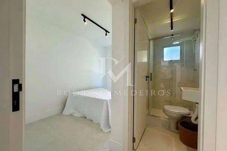 10_photo/952744665f.2866b196c2edf31d-ATLAS-cd2eeb1c-c8df-4e63-86aa-ae18e4a26a22.jpg de casa à venda com 5 quartos, 370m² em Jurerê, Florianópolis