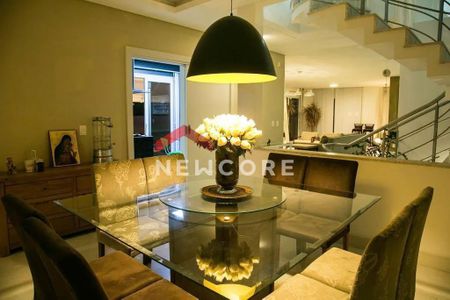 5_photo/952744668d.ea44b0009f7abdef-ATLAS-1f4878da-cb9b-4d8c-9e5e-66c08dba28e6.jpg de casa à venda com 5 quartos, 436m² em Jurerê, Florianópolis