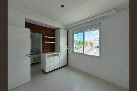 6_photo/952744672b.dc8bbd111761e841-ATLAS-1aa15fbe-74a4-4c8d-a47a-413dbc433ee3.jpg de casa à venda com 4 quartos, 465m² em Jurerê, Florianópolis