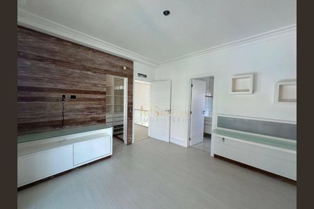 43_photo/952744672b.dc8bbd111761e841-ATLAS-c4e33985-26b5-47f7-8fc9-3868340aa8e0.jpg de casa à venda com 4 quartos, 465m² em Jurerê, Florianópolis