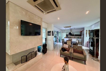 8_photo/95274467bd.01df1c19777e84fc-ATLAS-da25decf-0f8d-4a02-aebe-4b5c02cf6ca5.jpg de casa à venda com 6 quartos, 515m² em Jurerê Internacional, Florianópolis