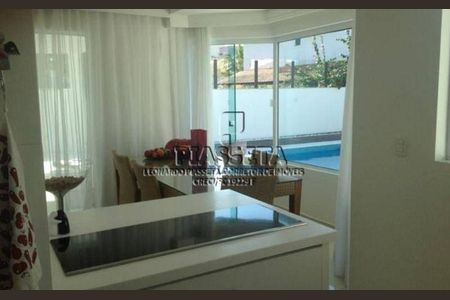 6_photo/95274467bd.9e54cb4a11914814-ATLAS-393ed7ef-7a97-490c-b861-e7532430efaa.jpg de casa à venda com 4 quartos, 246m² em Jurerê Internacional, Florianópolis