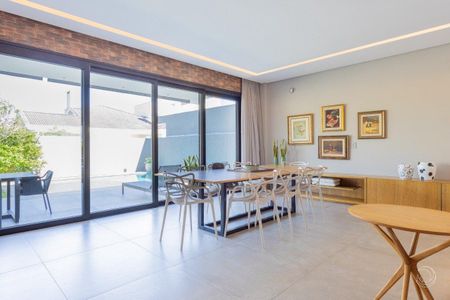 2_photo/95274467bf.7e2ea02b9085bf9d-ATLAS-010ada7f-7b39-483b-aadb-1fbd658efcdb.jpg de casa à venda com 5 quartos, 355m² em Jurerê Internacional, Florianópolis