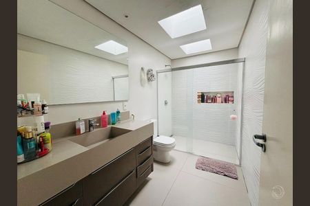 27_photo/95274467bf.82dfd85ef928e01e-ATLAS-69866f8c-4196-4e0c-ab4a-d5457fa0e6cf.jpg de casa à venda com 3 quartos, 412m² em Jurerê Internacional, Florianópolis