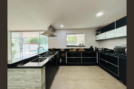 5_photo/95274467bf.82dfd85ef928e01e-ATLAS-b8d54597-ade0-47f5-abda-7007af225816.jpg de casa à venda com 3 quartos, 412m² em Jurerê Internacional, Florianópolis