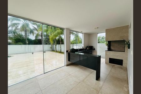 8_photo/95274467bf.82dfd85ef928e01e-ATLAS-fb0c1265-7171-4b00-9853-334cb1bb2e33.jpg de casa à venda com 3 quartos, 412m² em Jurerê Internacional, Florianópolis