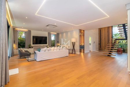 31_photo/9527446801.04c16ff0d284adb7-ATLAS-ca1449fd-a030-4fdb-bba4-5a060bbbcd9d.jpg de casa à venda com 4 quartos, 564m² em Jurerê Internacional, Florianópolis