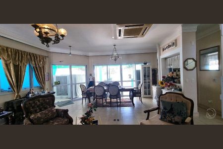 7_photo/95274468a7.9adbb3a8c64252cf-ATLAS-24a4bd34-a3c8-4251-b797-799ee0ee9021.jpg de casa à venda com 3 quartos, 269m² em Jurerê, Florianópolis