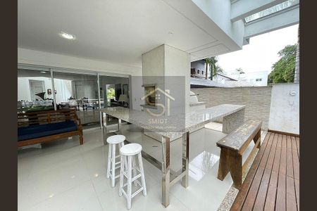 4_photo/9527446e29.974d063b20acfe41-ATLAS-708fb68a-dbc1-4243-8b83-35f7b7dd687e.jpg de casa para alugar com 4 quartos, 450m² em Jurerê, Florianópolis