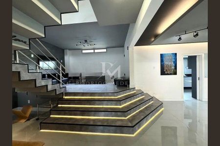 5_photo/9527446f15.c3f00cfadba54684-ATLAS-0e5ee9ff-cc9b-4c45-8d0e-b386ee45b4dd.jpg de casa à venda com 4 quartos, 237m² em Jurerê, Florianópolis