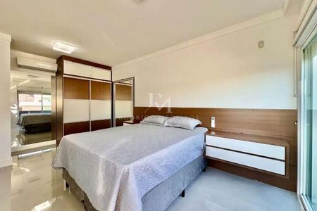 23_photo/9527446f15.c3f00cfadba54684-ATLAS-75f2b9b9-2d59-4f04-9622-a5e671c5267d.jpg de casa à venda com 4 quartos, 237m² em Jurerê, Florianópolis