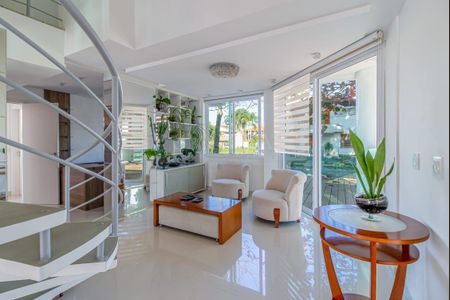 5_photo/9527446f89.fc5987373cdbaa4f-ATLAS-628a34ad-c2fb-4e89-a3af-dfda386933c6.jpg de casa para alugar com 4 quartos, 300m² em Jurerê, Florianópolis